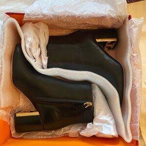 Brand New never worn Tory Burch Gigi 70mm Bootie - size 6.5